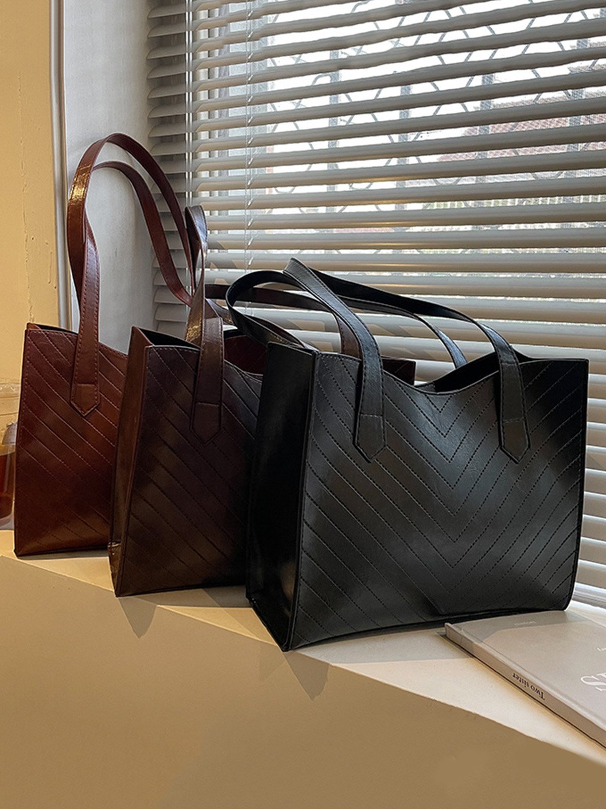 Vintage Magnetic Women's Bags