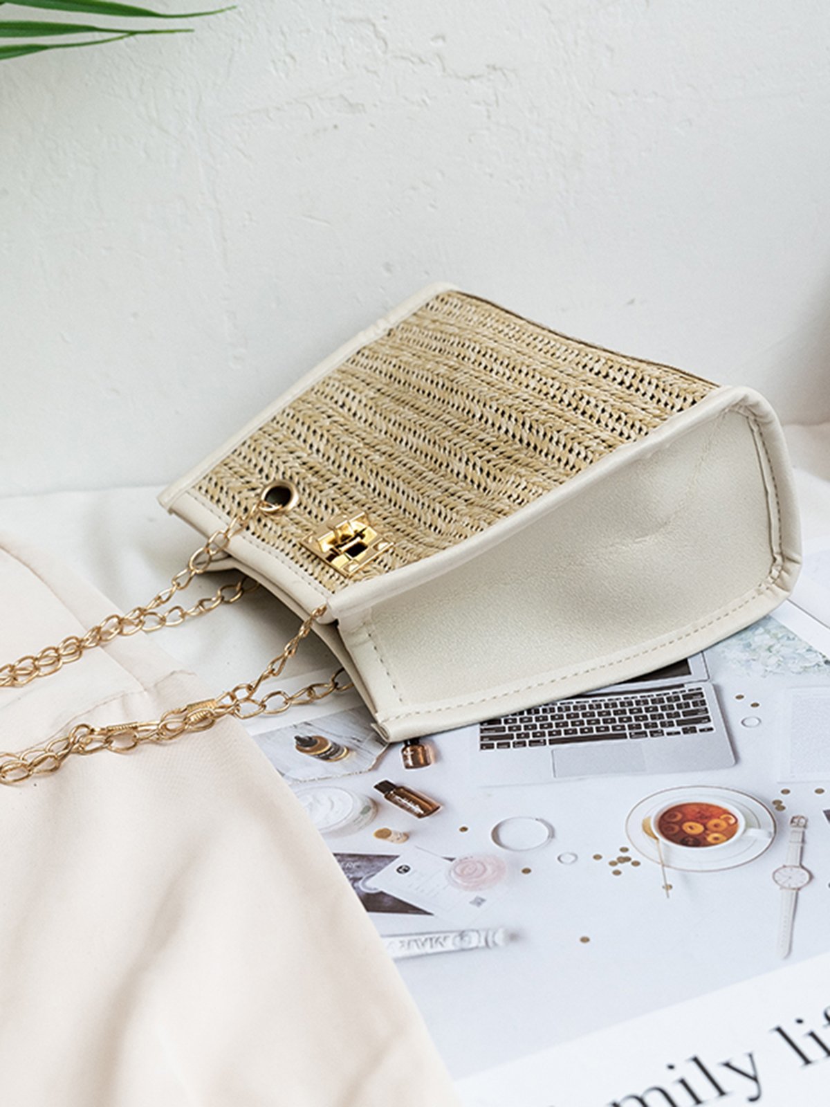 Vacation Twist Lock Women's Bags