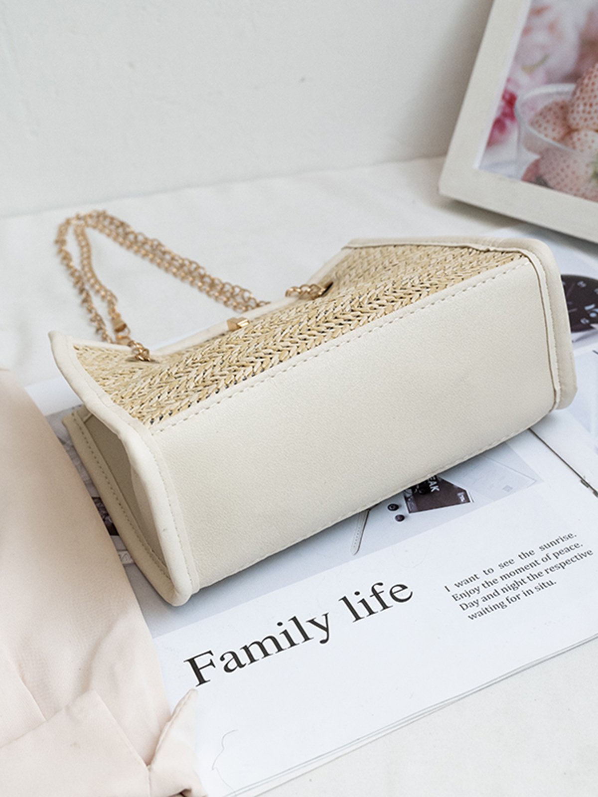 Vacation Twist Lock Women's Bags